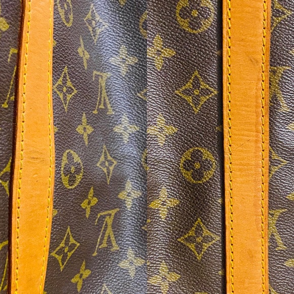 Auth LOUIS VUITTON Keepall 50 Dufflle Bag - Picture 9 of 11